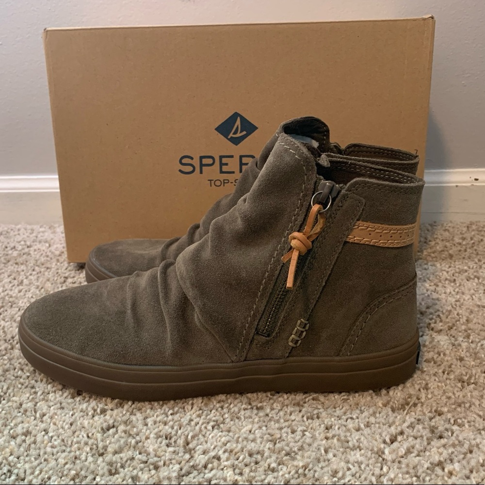 NIB Sperry Crest Zone High Top Sneakers